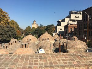 BW_Tiflis_Altstadt_Bäder Kuppeln_Blog