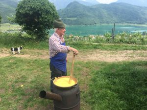 Batin Mumcu - www.berlinerweinpilot.de