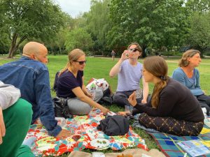 Weinpicknick im Park