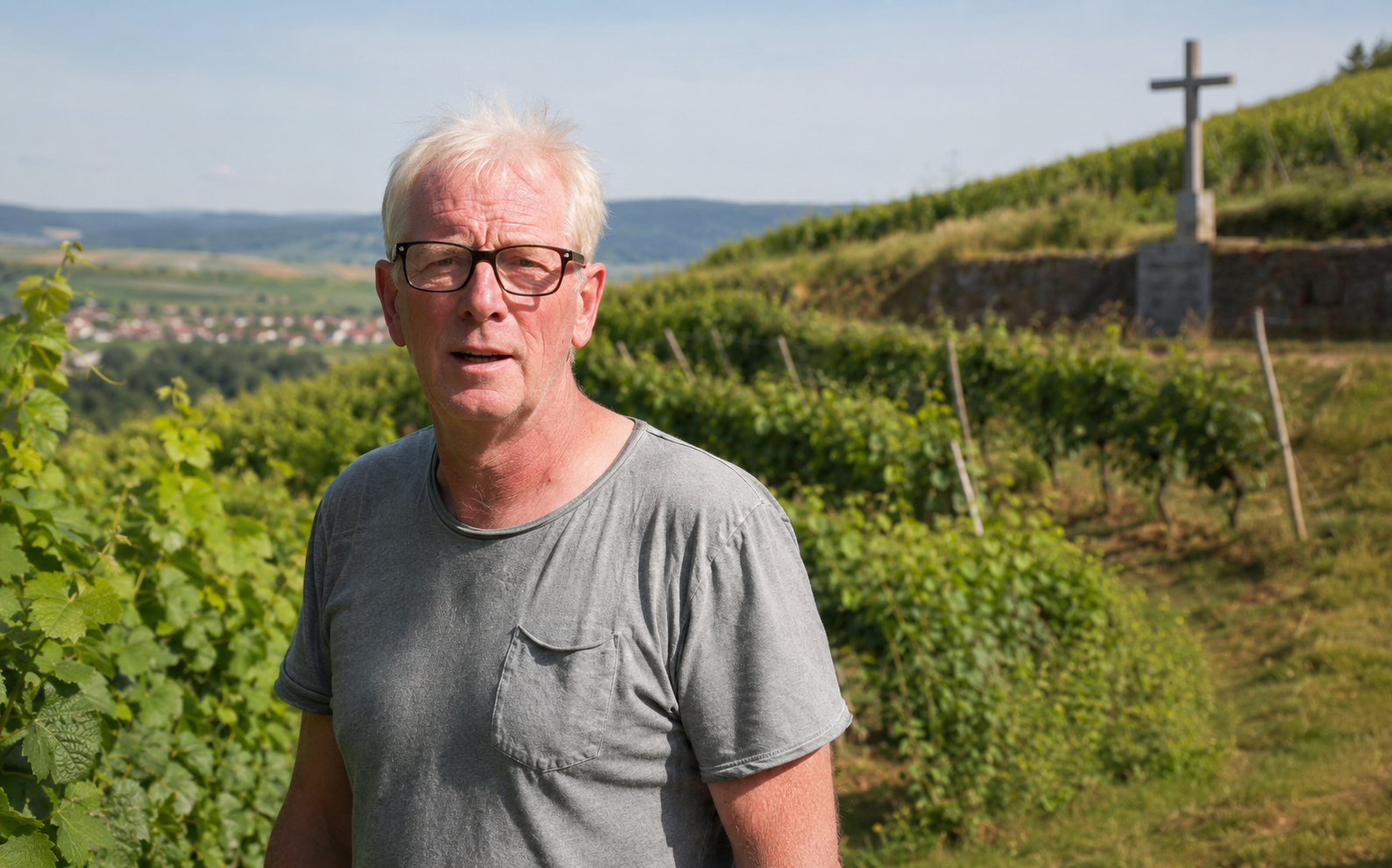 Rudolf May im fränkischen Weinberg